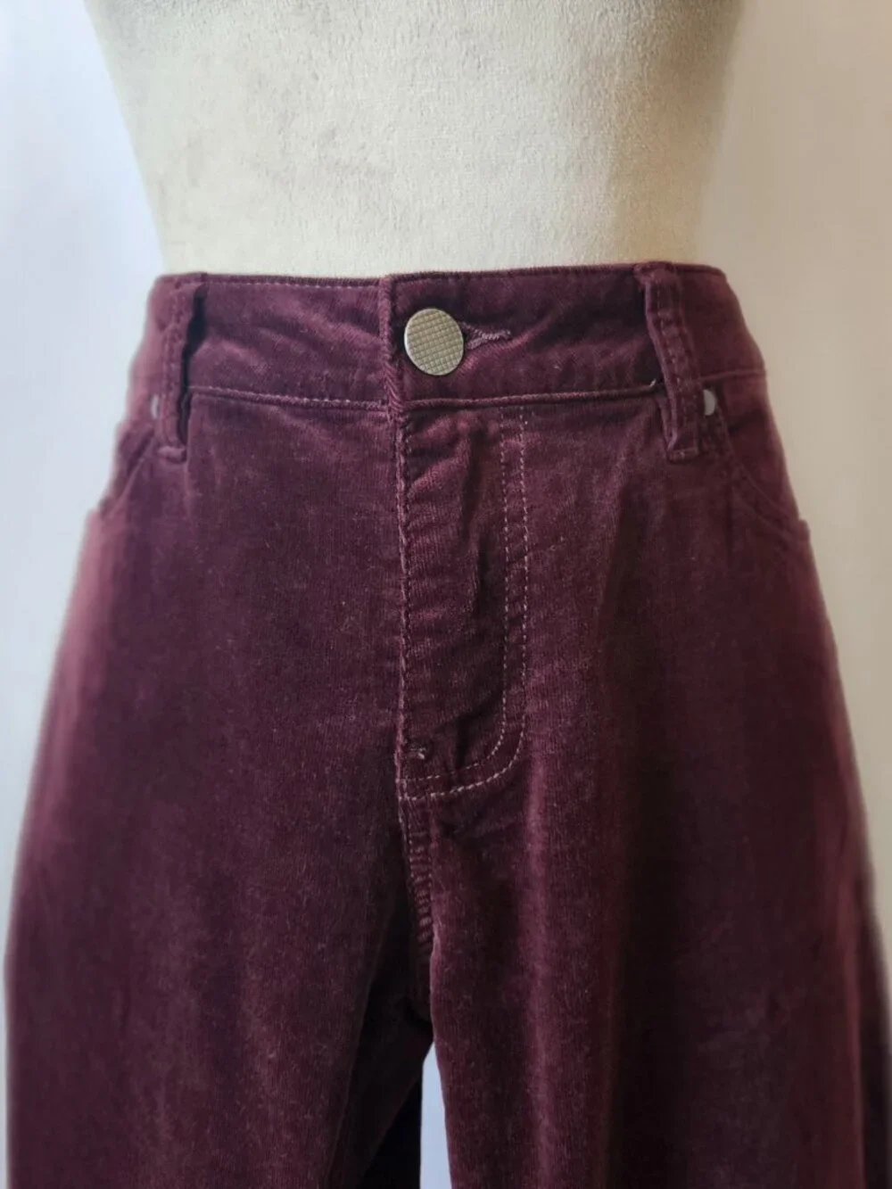 Cabi Women’s Size 12 Burgundy Carol Anderson Corduroy Skinny Five Pocket Pants